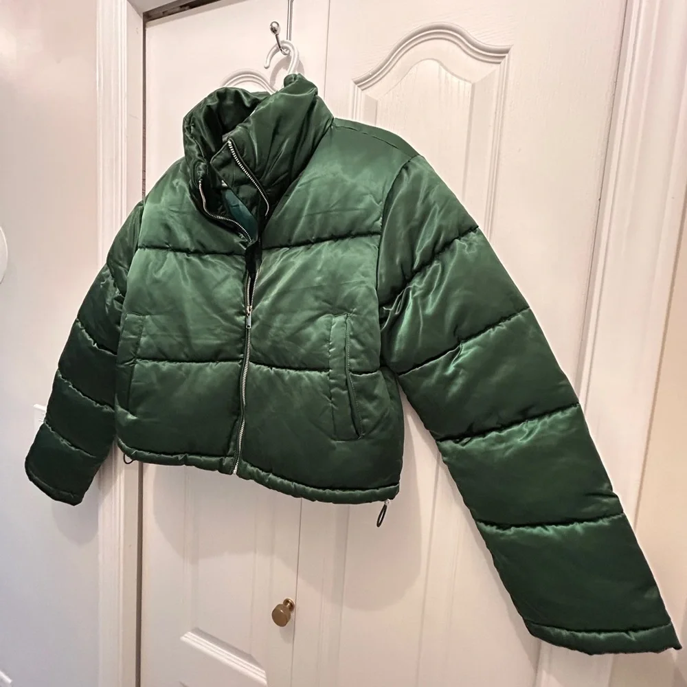 7 For All Mankind Crop Puffer Coat Women’s Size Medium - Picture 3 of 12
